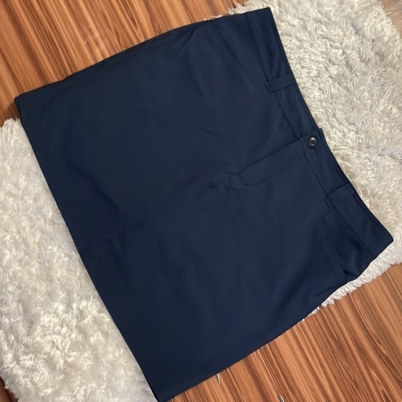 EDDIE Bauer NWOT Navy Skort Size 12 - Picture 2 of 9